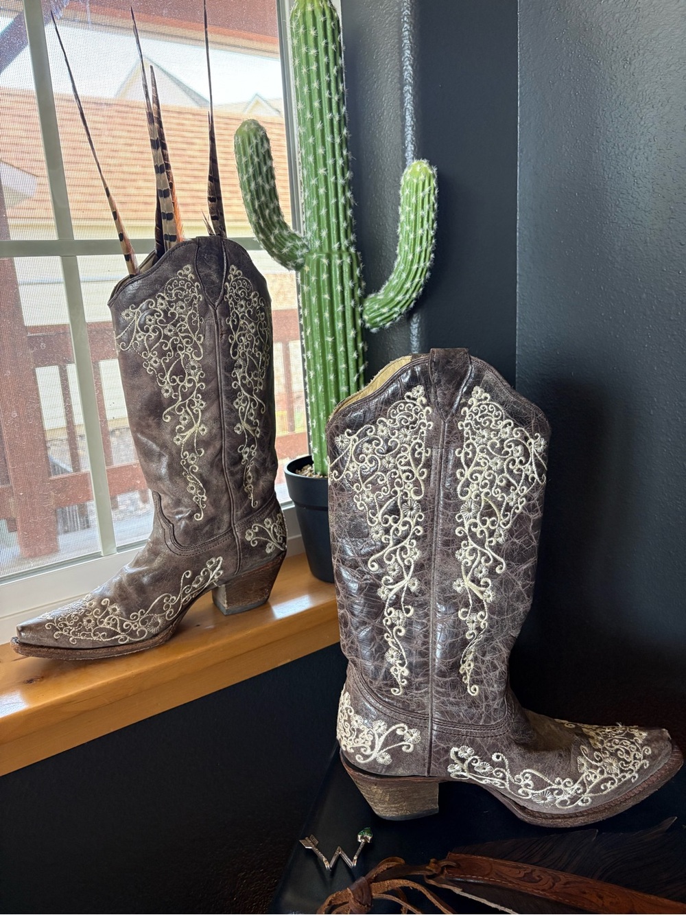 Embroidered Brown & Cream Cowboy Boots